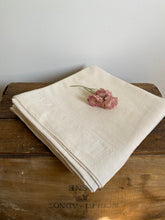Load image into Gallery viewer, Vintage linen and cotton blend « Métis fleur bleu » sheet
