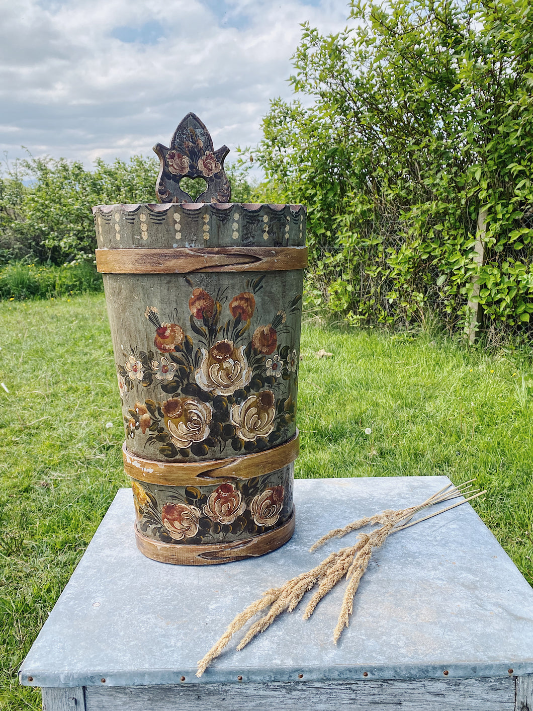 Folk art Scandinavian umbrella stand