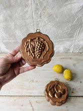 Load image into Gallery viewer, Vintage tinned copper toned jelly moulds
