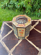 Load image into Gallery viewer, Vintage tea tin