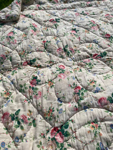 Vintage handmade floral cotton quilt, wool filling