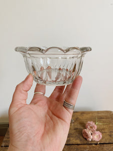 Vintage French tulip glass "bonbonnière" dish