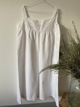 Load image into Gallery viewer, 1960s French embroidered cotton nightdress