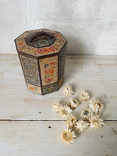 Load image into Gallery viewer, Vintage tea tin