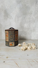 Load image into Gallery viewer, Vintage tea tin