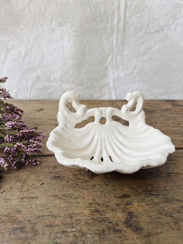Vintage vintage cast iron enamel shell shaped soap dish