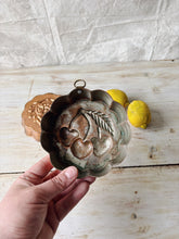 Load image into Gallery viewer, Vintage tinned copper toned jelly moulds