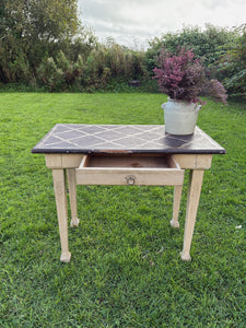 Antique decorative top desk table with drawer