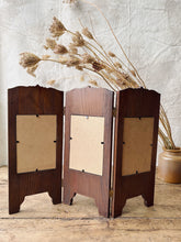 Load image into Gallery viewer, 1970s three panel accordeon picture frame