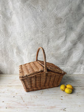 Load image into Gallery viewer, Vintage wicker picnic basket