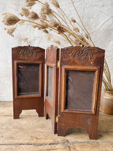 Load image into Gallery viewer, 1970s three panel accordeon picture frame