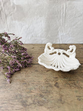 Load image into Gallery viewer, Vintage vintage cast iron enamel shell shaped soap dish