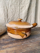 Load image into Gallery viewer, Old sandstone tureen