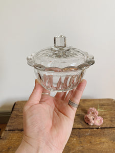 Vintage French tulip glass "bonbonnière" dish