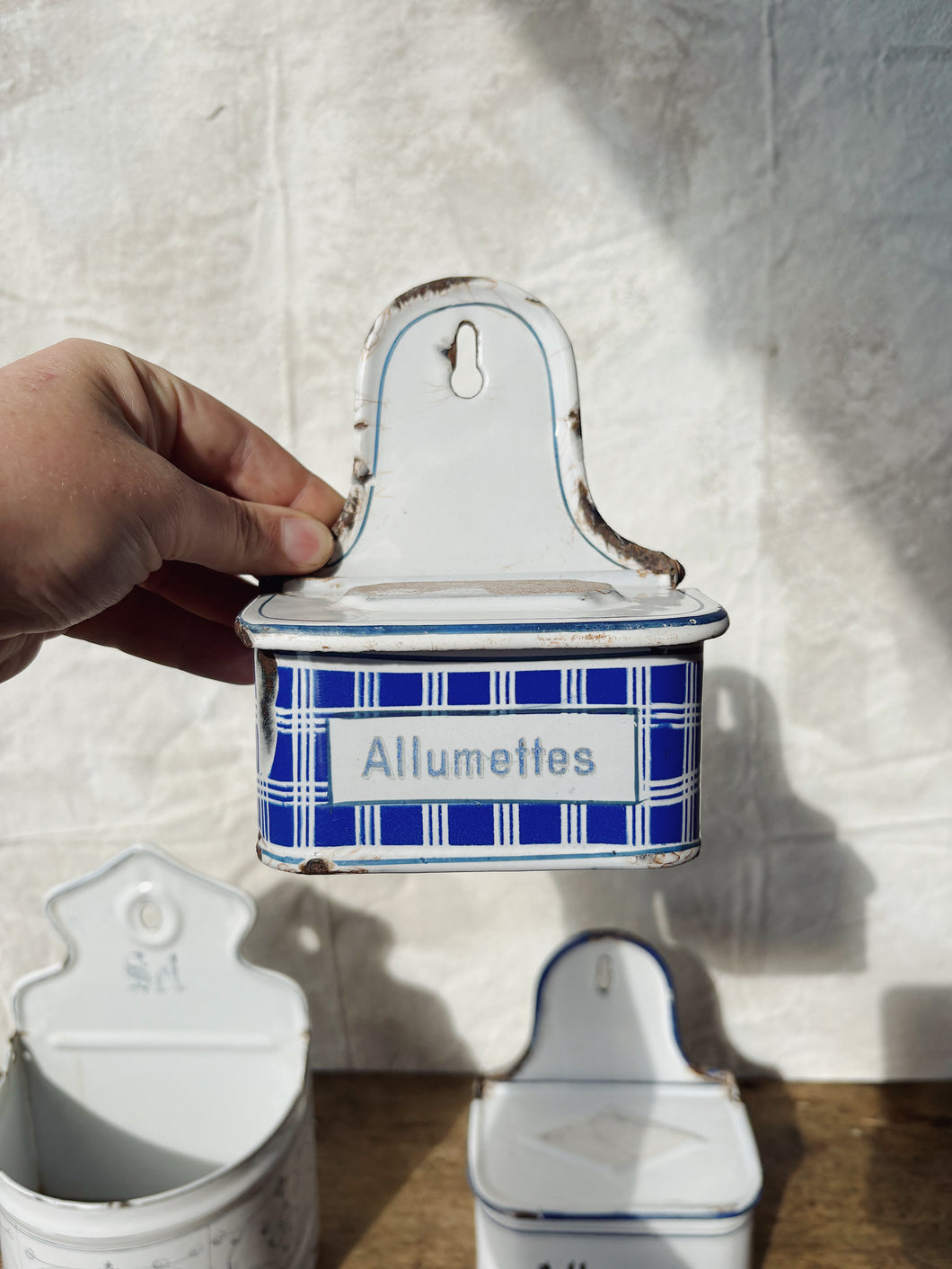 Vintage 1930s enamel match box « Allumettes » wall box