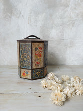 Load image into Gallery viewer, Vintage tea tin