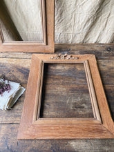 Load image into Gallery viewer, Antique Bow oak frames - pair