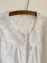 Load image into Gallery viewer, Antique French cotton broderie anglaise blouse (size 10/12)