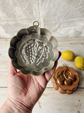 Load image into Gallery viewer, Vintage tinned copper toned jelly moulds
