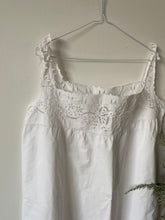 Load image into Gallery viewer, 1960s French embroidered cotton nightdress