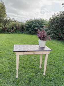 Antique decorative top desk table with drawer