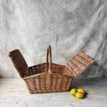 Load image into Gallery viewer, Vintage wicker picnic basket