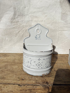 Vintage 1930s French enamel salt box