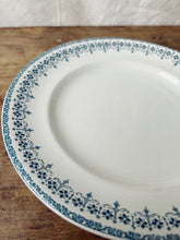 Load image into Gallery viewer, Vintage Longwy footed plate