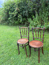 Load image into Gallery viewer, Vintage bentwood cafe chairs