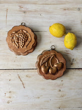 Load image into Gallery viewer, Vintage tinned copper toned jelly moulds