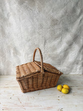 Load image into Gallery viewer, Vintage wicker picnic basket