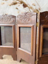 Load image into Gallery viewer, 1970s three panel accordeon picture frame