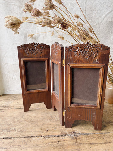 1970s three panel accordeon picture frame