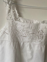 Load image into Gallery viewer, 1960s French embroidered cotton nightdress