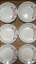 Load image into Gallery viewer, Vintage Floral plates
