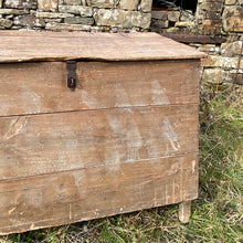 Load image into Gallery viewer, Vintage Atelier wooden chest