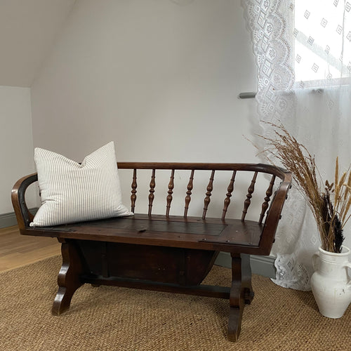 Reclaimed carriage seat