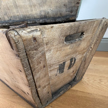Load image into Gallery viewer, Vendanges crates - Grape harvest boxes