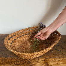Load image into Gallery viewer, 70s rattan basket