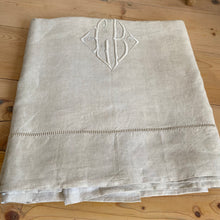 Load image into Gallery viewer, Antique French Embroidered &quot;Fil&quot; linen sheet 230x320cm
